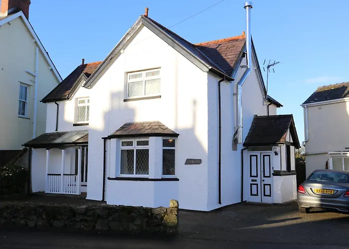 Lovely Family Holiday Home Near Benllech Beach